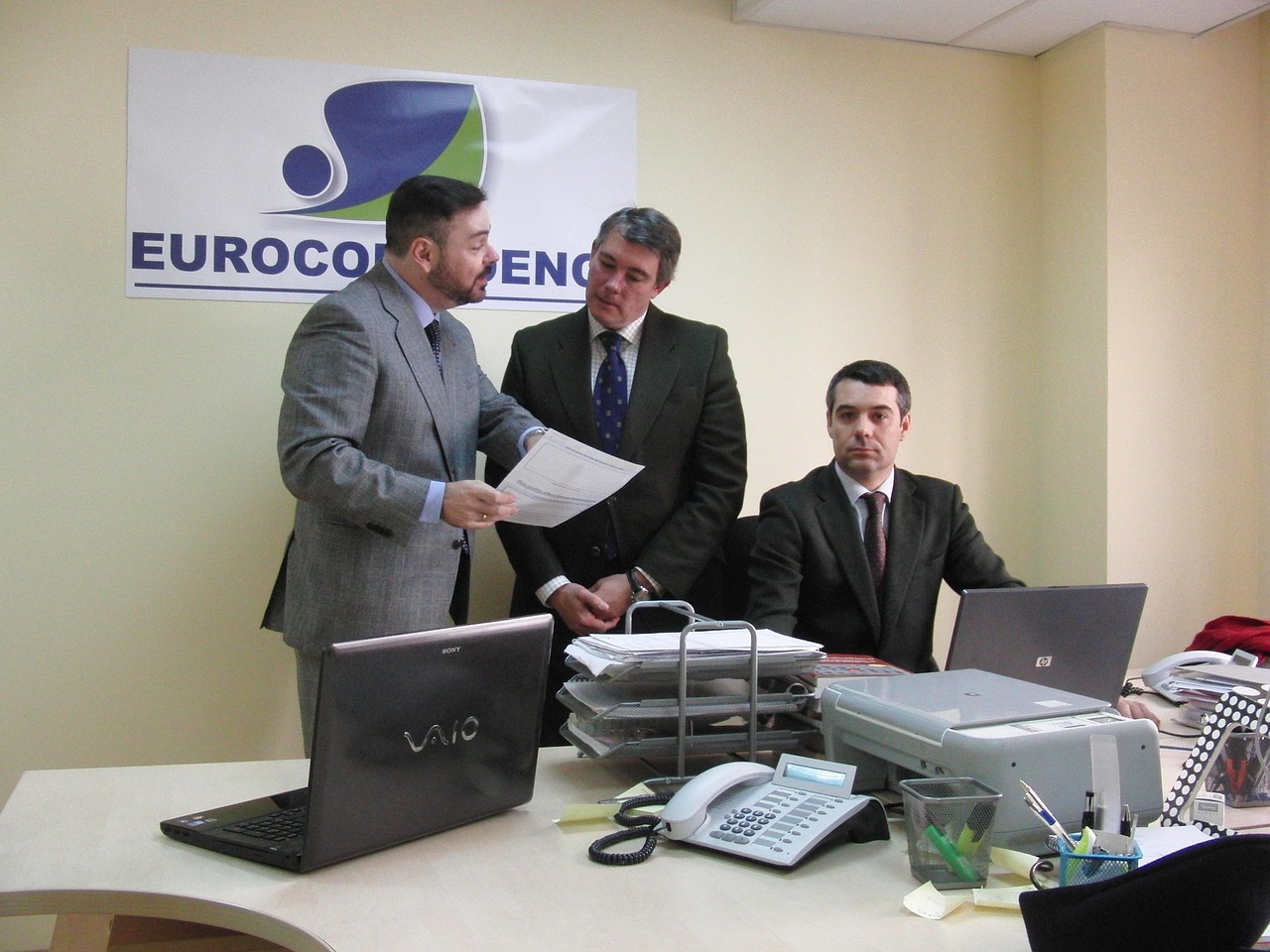 Guida: perchè Eye Lissence è ideale per le riunioni mattutine