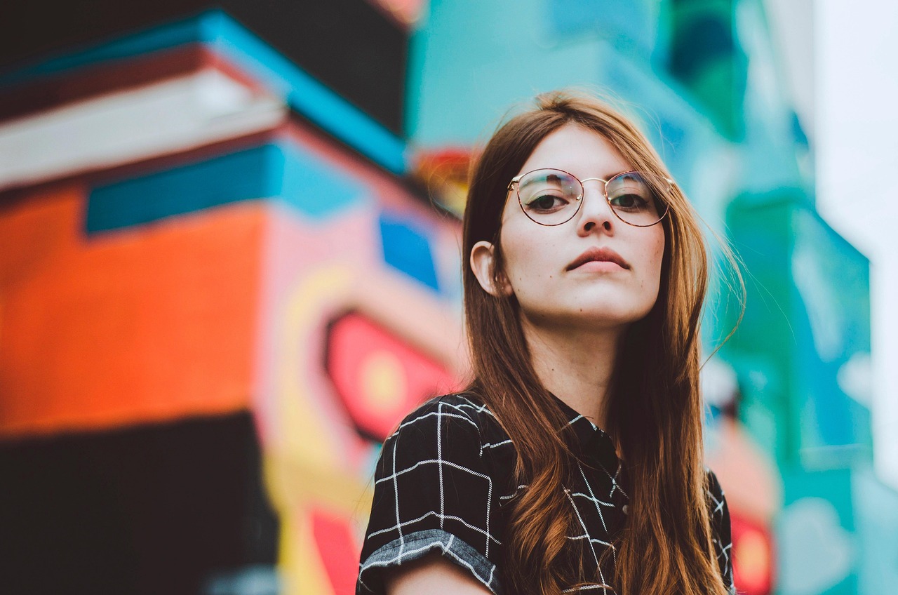 Le ultime tendenze nelle lunette per il contorno occhi: cosa c'è di nuovo nel 2025?